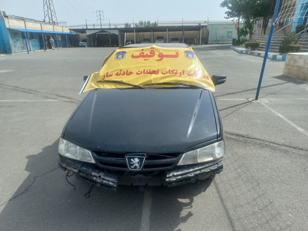 توقیف یکدستگاه سواری پژو پارس با خلافی ۳۱ میلیون و ۲۰۰ هزار تومان توقیف یکدستگاه سواری پژو پارس با خلافی ۳۱ میلیون و ۲۰۰ هزار تومان
